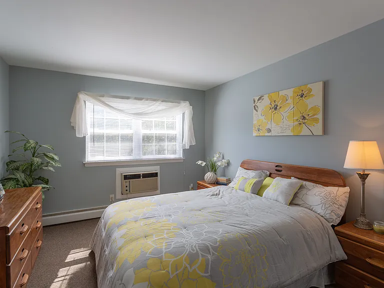 Cedarwood Apartments — Photo 19