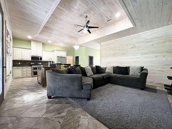 5th image of 760 Longleaf Dr