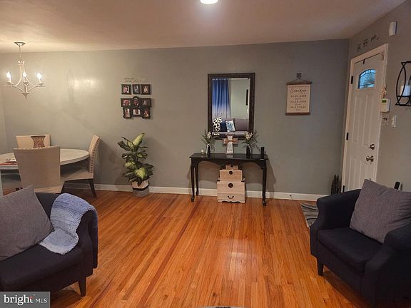 3rd image of 8116 Leonard St
