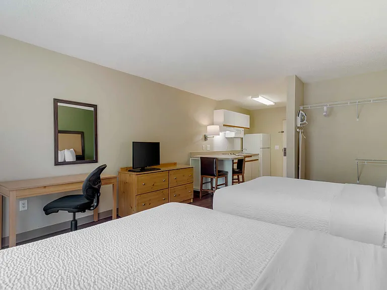 Studio Suite - 2 Queen Beds