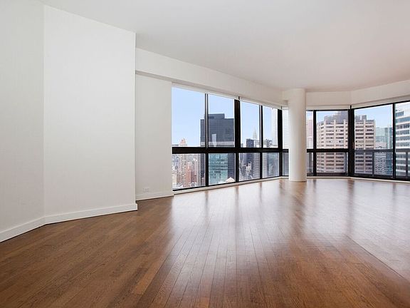 4th image of 200 E 61st St APT 40A