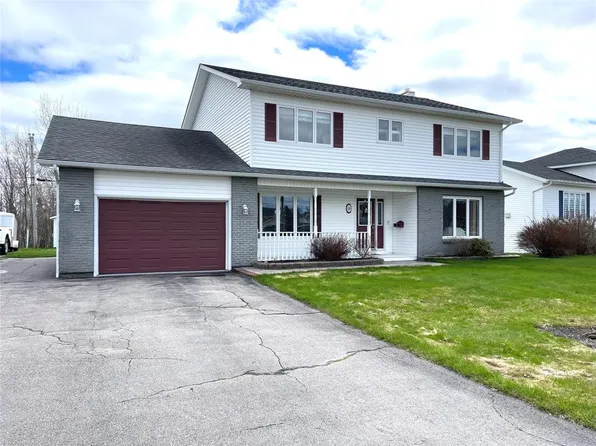 10 Power Street, Grand Falls-Windsor, NL A2A2T6