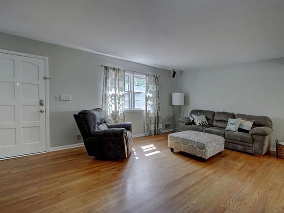 2nd image of 5434 Lamar Ave
