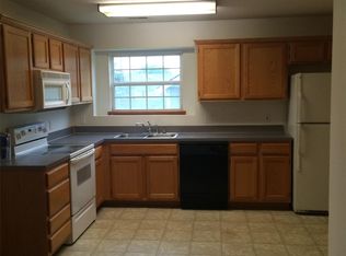 4916 Stoneback Pl, Lawrence, KS 66047