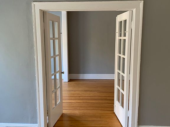 4th image of 3547 N Wolcott Ave #9
