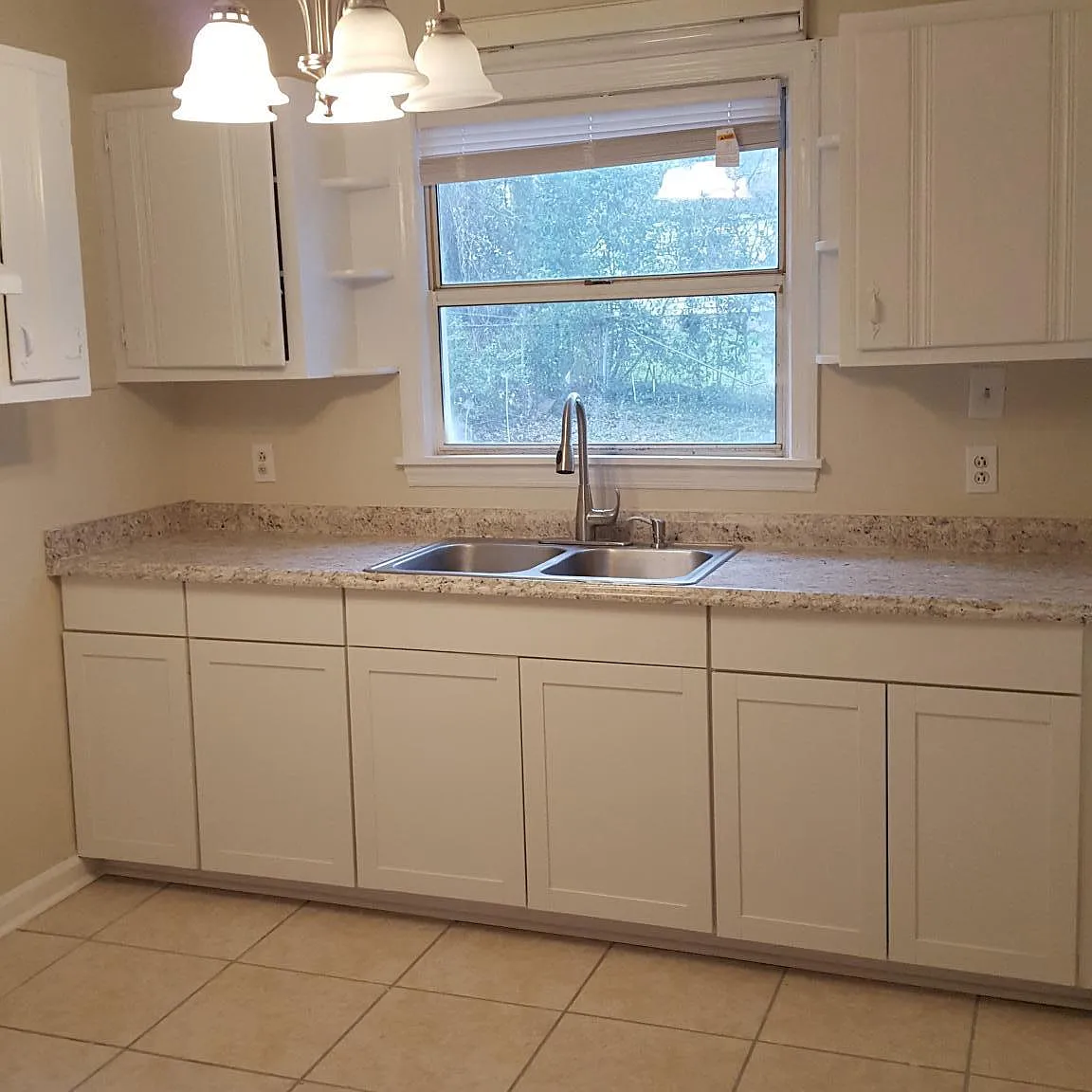 3 bed, 1080 sqft, $1,250 — Photo 3