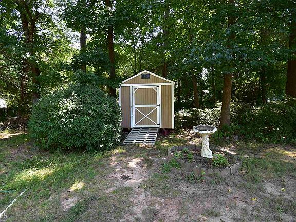 4th image of 225 Weatherly Dr