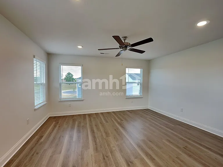 318 Hill St — Photo 10