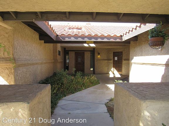 2nd image of 3241 Larwood Dr