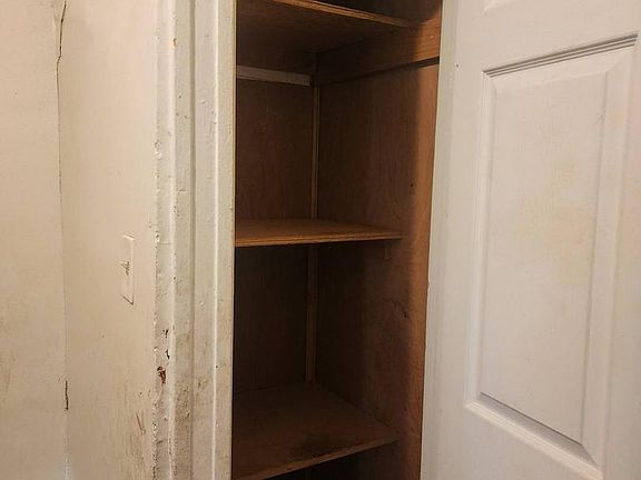 4th image of 615 Montpelier St