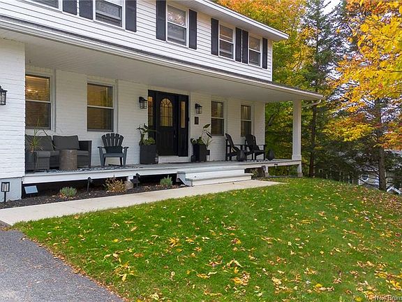2nd image of 4 Windwood Ct
