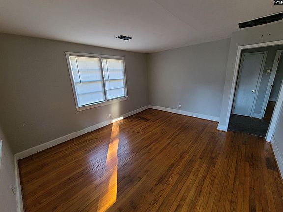 3rd image of 1100 Chevis St