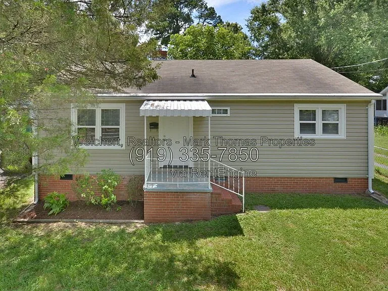2405 Albany St — Photo 2