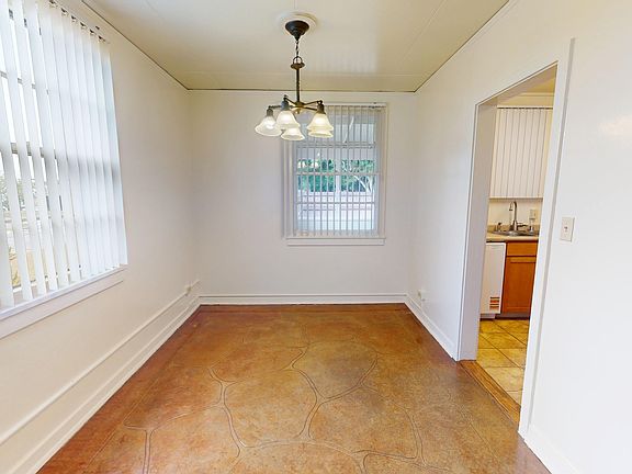 4th image of 1748 Wright Ave #104