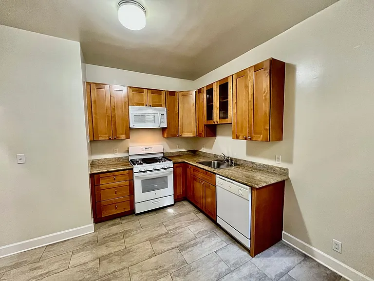 Incredible, Must See Noe Valley Two Bedroom — Photo 6