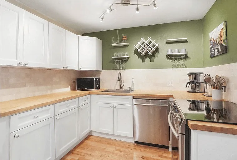 2 bed, 850 sqft, $2,500 — Photo 3