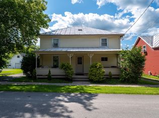 23 Spruce St, Champlain, NY 12919
