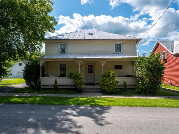 23 Spruce St, Champlain, NY 12919