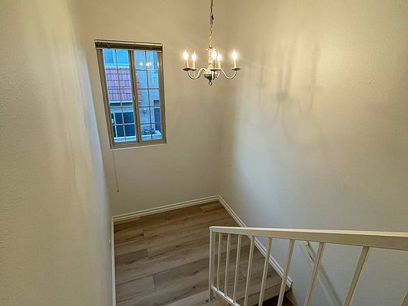 4th image of 17920 River Cir