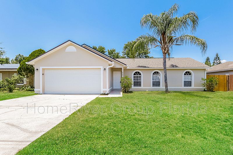 1st image of 212 Ashford Pl