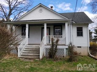 84 Fifth St, Flagtown, NJ 08821
