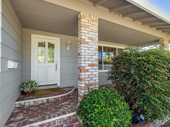 3rd image of 175 Apollo Court