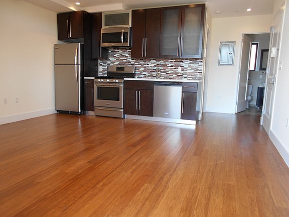 3rd image of 2532 30th Dr APT 4D
