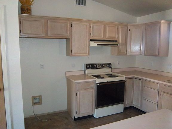 4th image of 2141 Mimosa Dr
