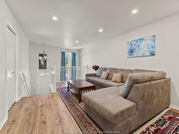 3rd image of 4135 Saint Clair Ave