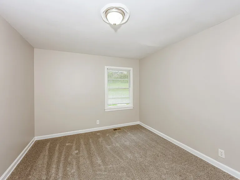 433 Orchid Rd — Photo 13