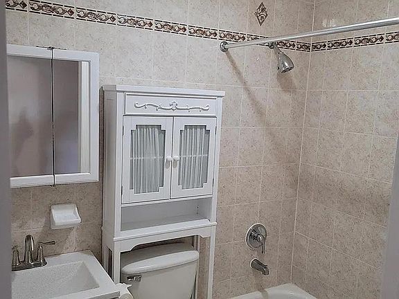 2nd image of 1021 E 213th St Floor 2