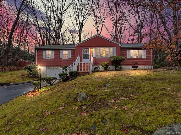 2nd image of 23 Old Hickory Ln