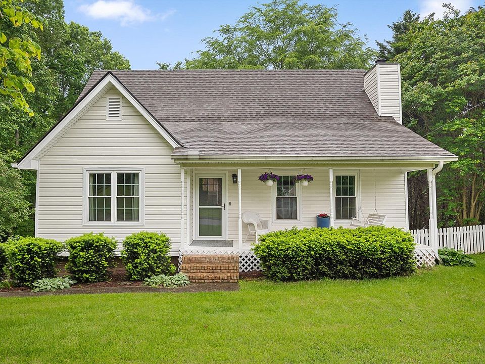 1st image of 439 Sandalwood Dr