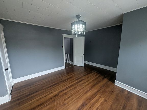 2nd image of 821 Rader Ave