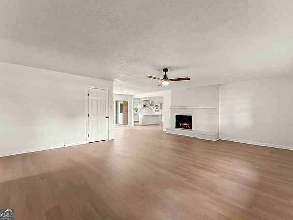 3rd image of 131 Dawkins Rd