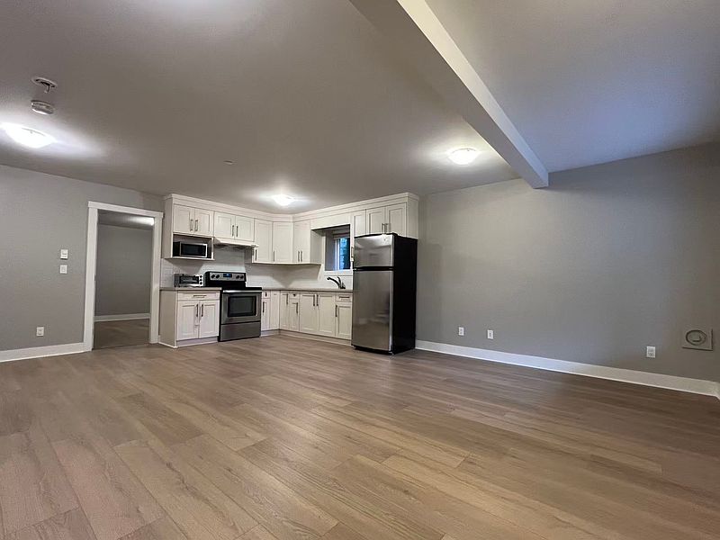 White Rock House for rent - 1 Bedroom — photo 13