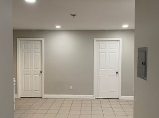 726 S 15th St #B, Newark, NJ 07103