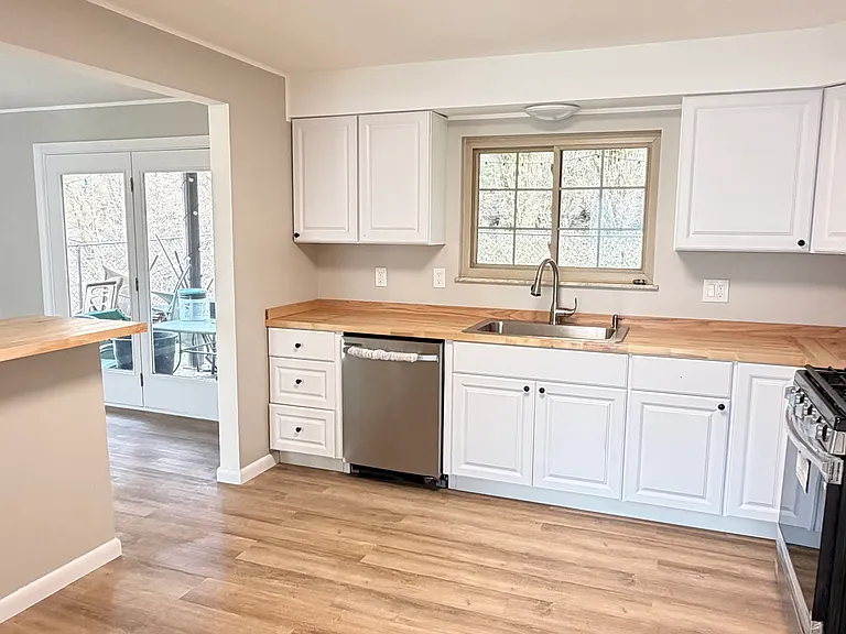 511 Diehl Dr — Photo 8