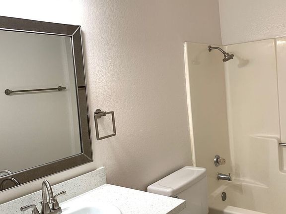 4th image of 4057 W 130th St APT 7