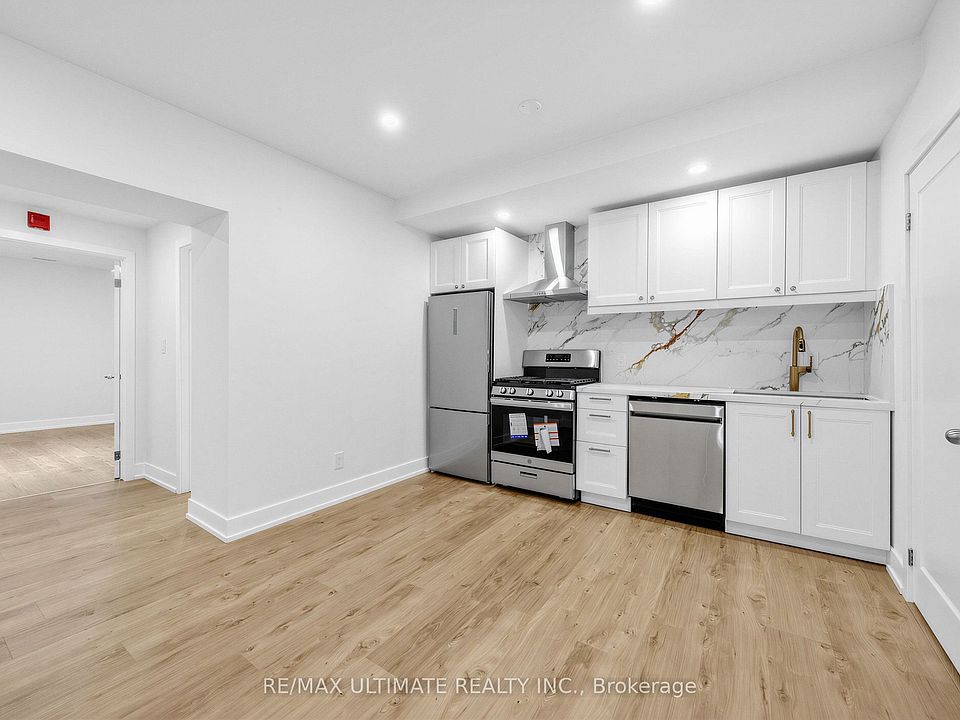 1st image of 229 Spadina Ave #202