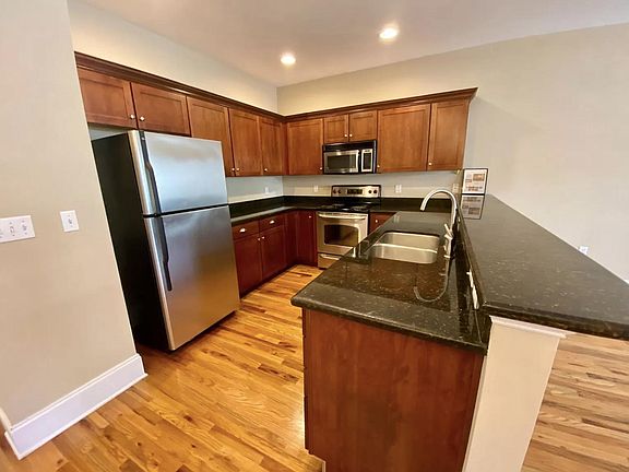 2nd image of 415 Saint Francis St #K40