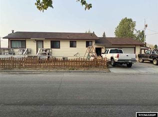 302 Constitution Ave, Saratoga, WY 82331