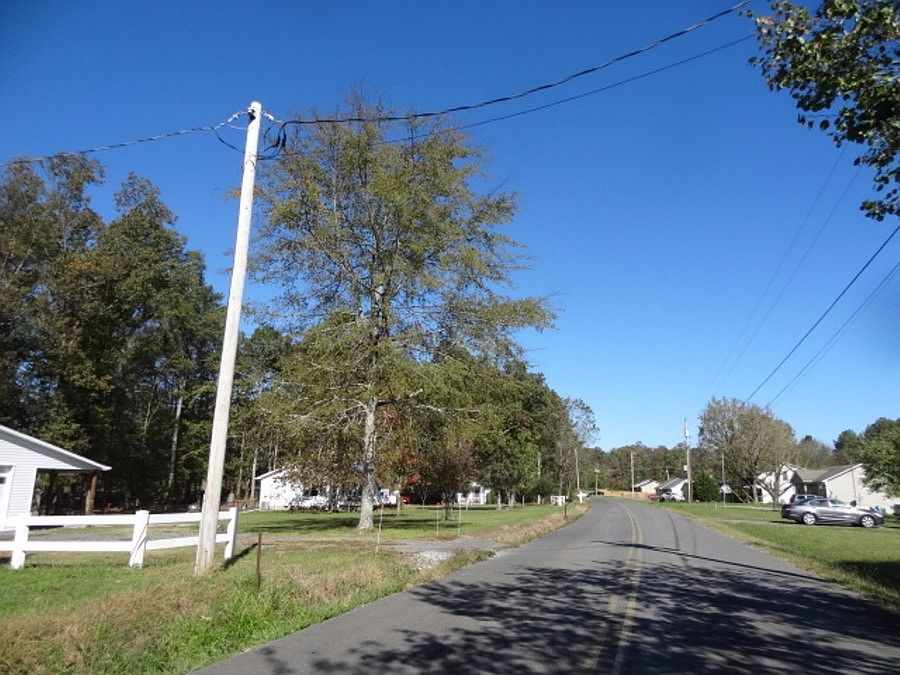 2nd image of 1965 Hunt Rd SE