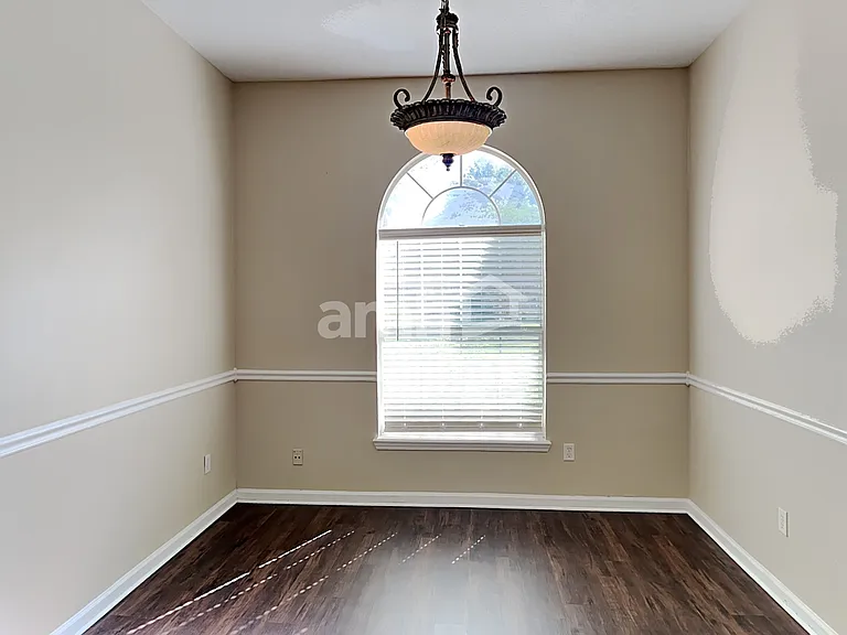 1621 Merroway Ln — Photo 10