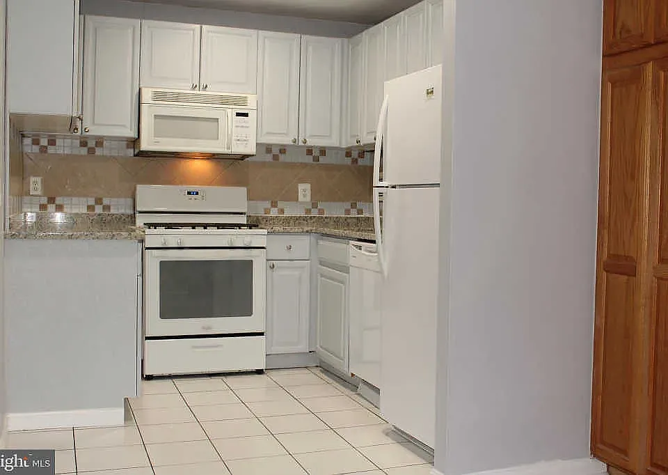 6139 Leesburg Pike #401