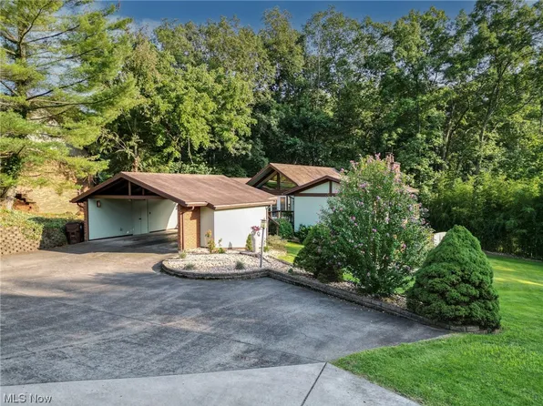 110 Meadow Ln, Marietta, OH 45750