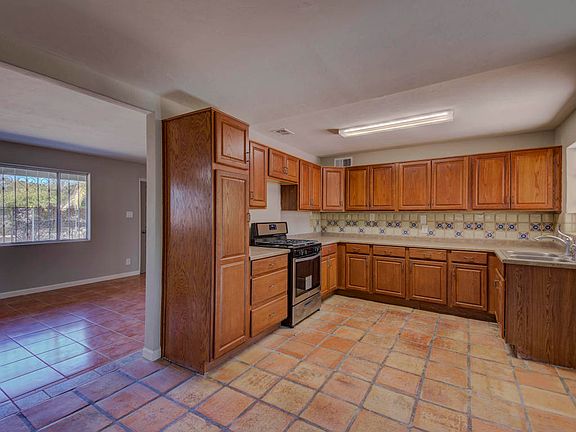 4th image of 2608 E 21st St