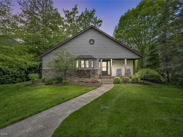 1536 Lake Crest Dr, Rock Creek, OH 44084