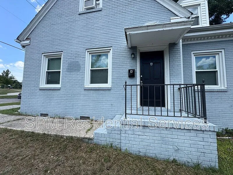 2 bed, 1.0 bath, $1,400 — Photo 2