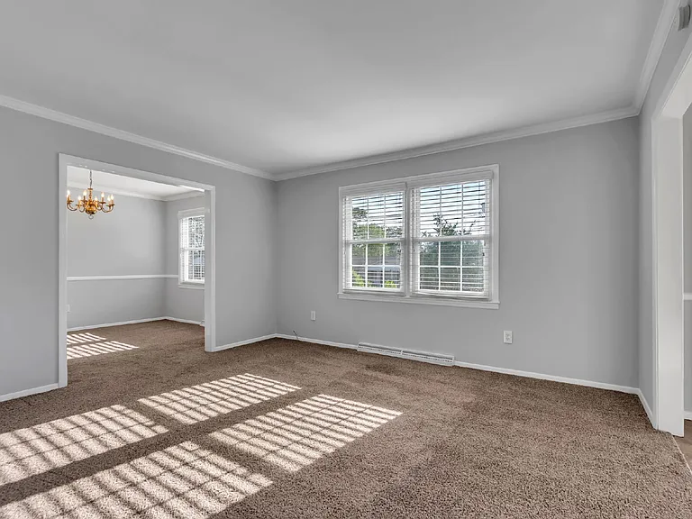 4 Dickens Ln — Photo 15